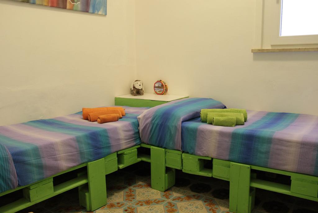 Tinky'S House Apartment Чефалу Екстериор снимка